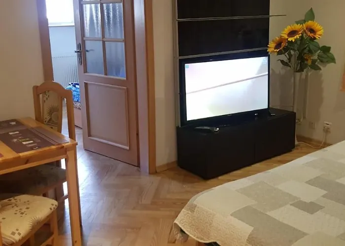 Czerwony Kamien Rubin Privat bolig Sianozety